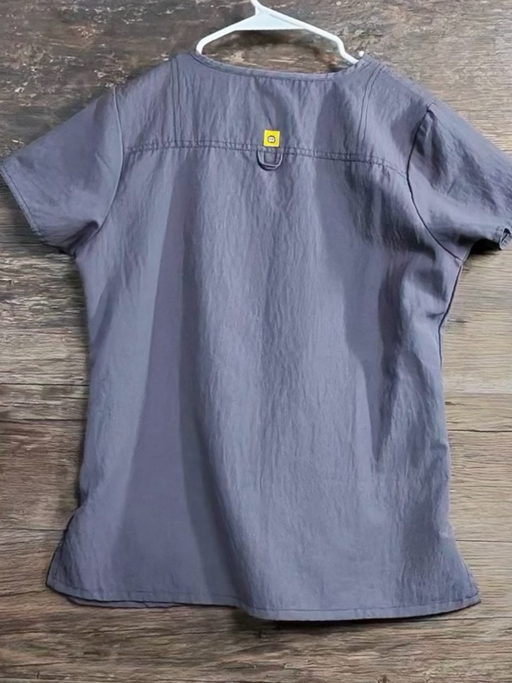 WonderWink Gray V-Neck Short Sleeve Scrub Top - Picture 7 of 9